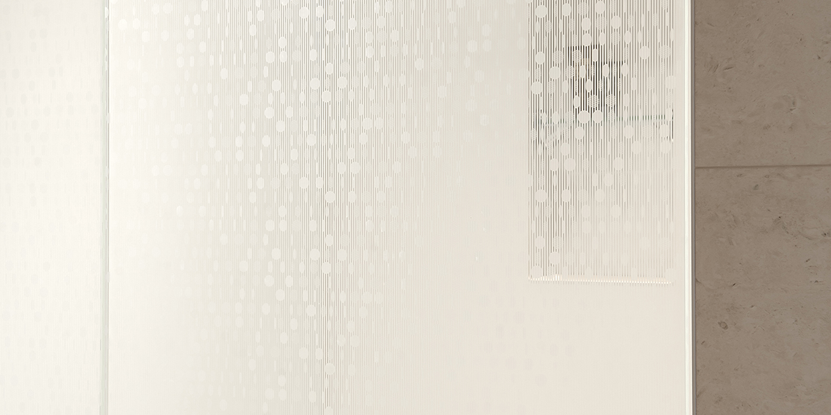 DecorDesign. Shower screen in Merletto pattern detail