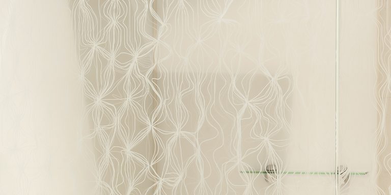 DecorDesign. Shower screen in Merletto pattern portrait