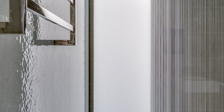 Formed Vision. Splashback in Sabbia pattern